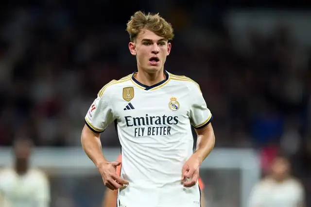 在皇马踢球 在皇马踢球